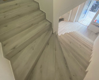 BUKOMA schody z vinylu zákazníka - Brno